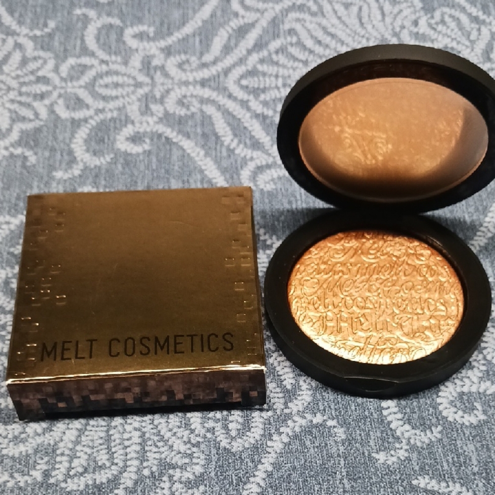 Melt Cosmetics NOVA  Highlighter New